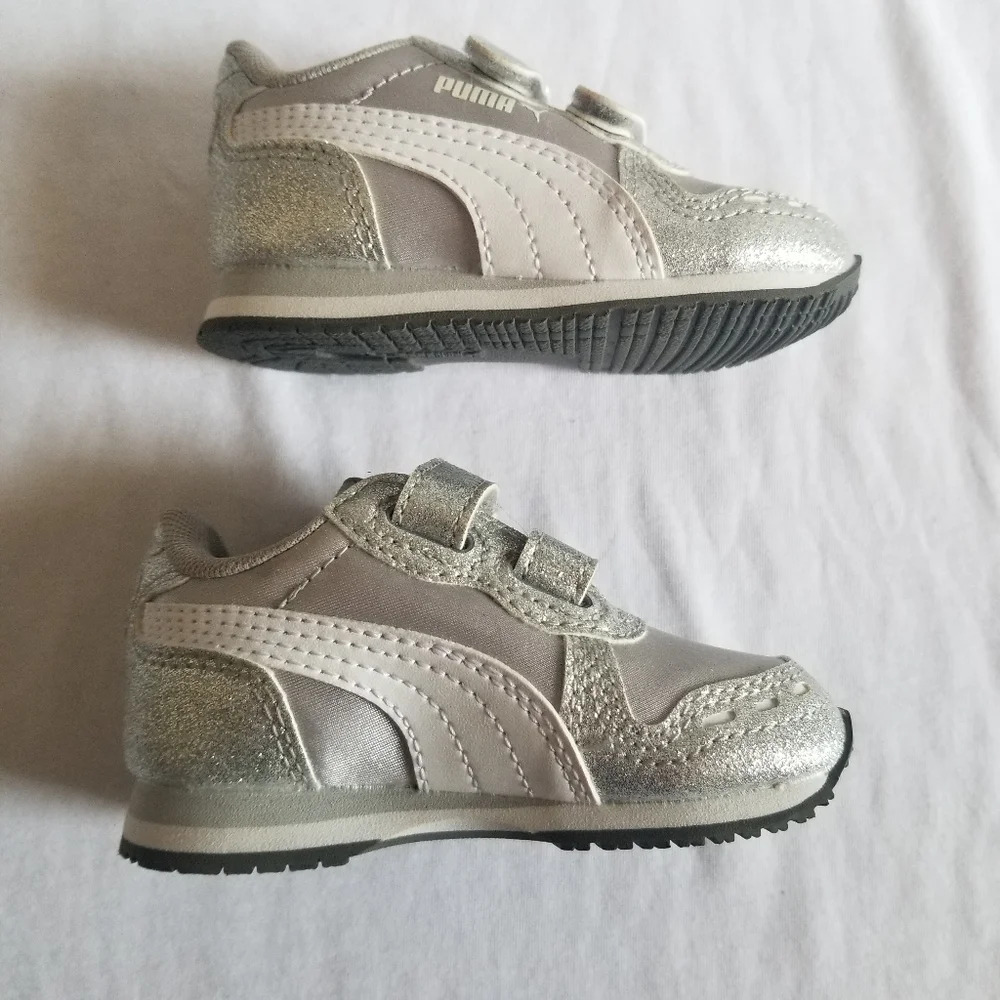 Toddler Puma Running Shoes Size CA 5.0 EUC/U.S 5C Silver,White&Sparkly - Picture 5 of 15